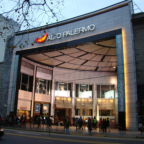 Alto_Palermo_(Avenida_Santa_Fe)
